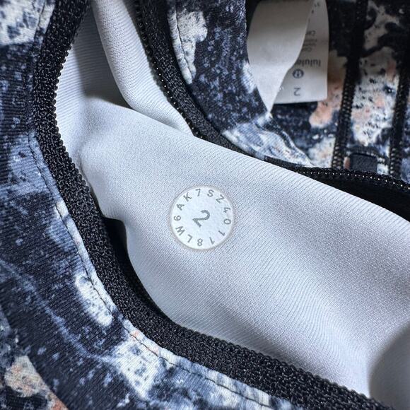 Lululemon Speed Up Crop 21" Spring Bloom Multi Women's Sz 2 Excellent Condition - Picture 7 of 11